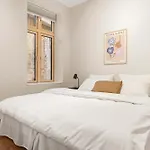 Dinbnb Apartments Gagaten
